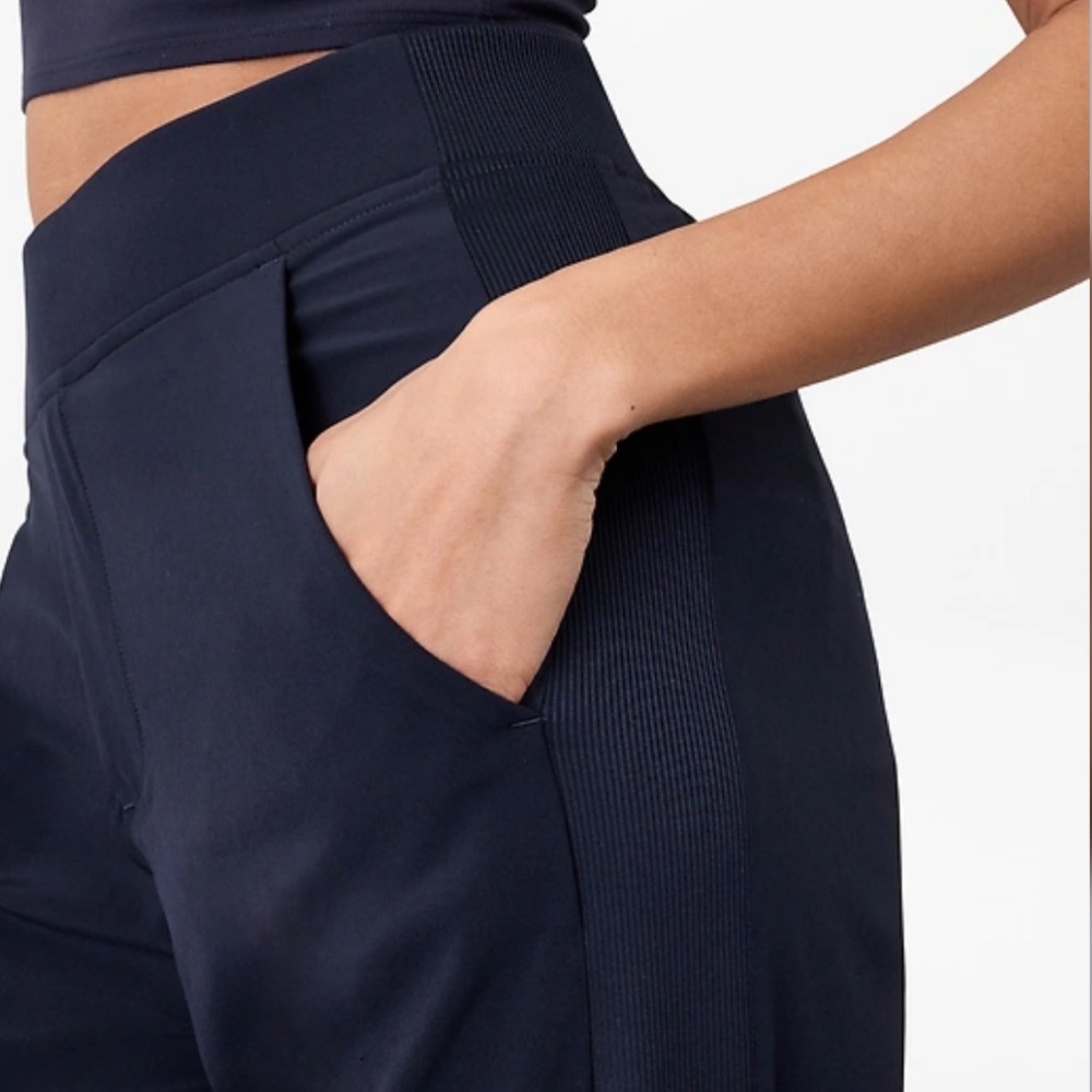 Athleta Mid Rise Ankle Pant